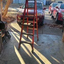 Louisville 6 foot step ladder 300 pound rated