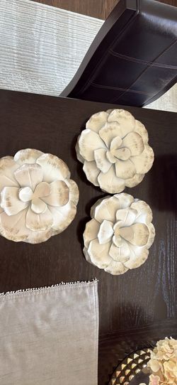 Metal flower decor nursery