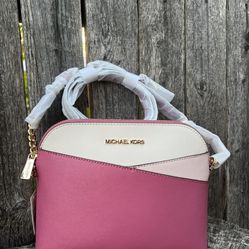 Michael Kors Cindy Dome Crossbody Bag for Sale in Arlington, TX - OfferUp