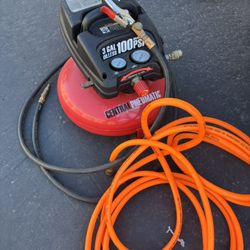 Central Pneumatic / 3 gallon 100 psi oiless pancake air compressor 