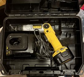 DeWalt DW920K-2 7.2V Cordless Two-Position Screwdriver Kit. 