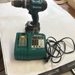 18 V Makita Drill And Charger