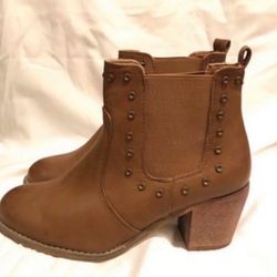 Women boots ankle boots brown size 7 New condition   