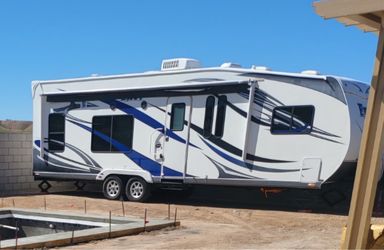 Envy MVP 28SA Toy-hauler 2011