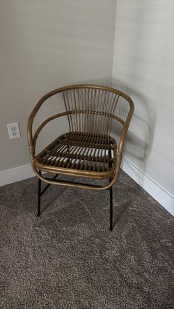 Rattan Accent Chair with Metal Legs