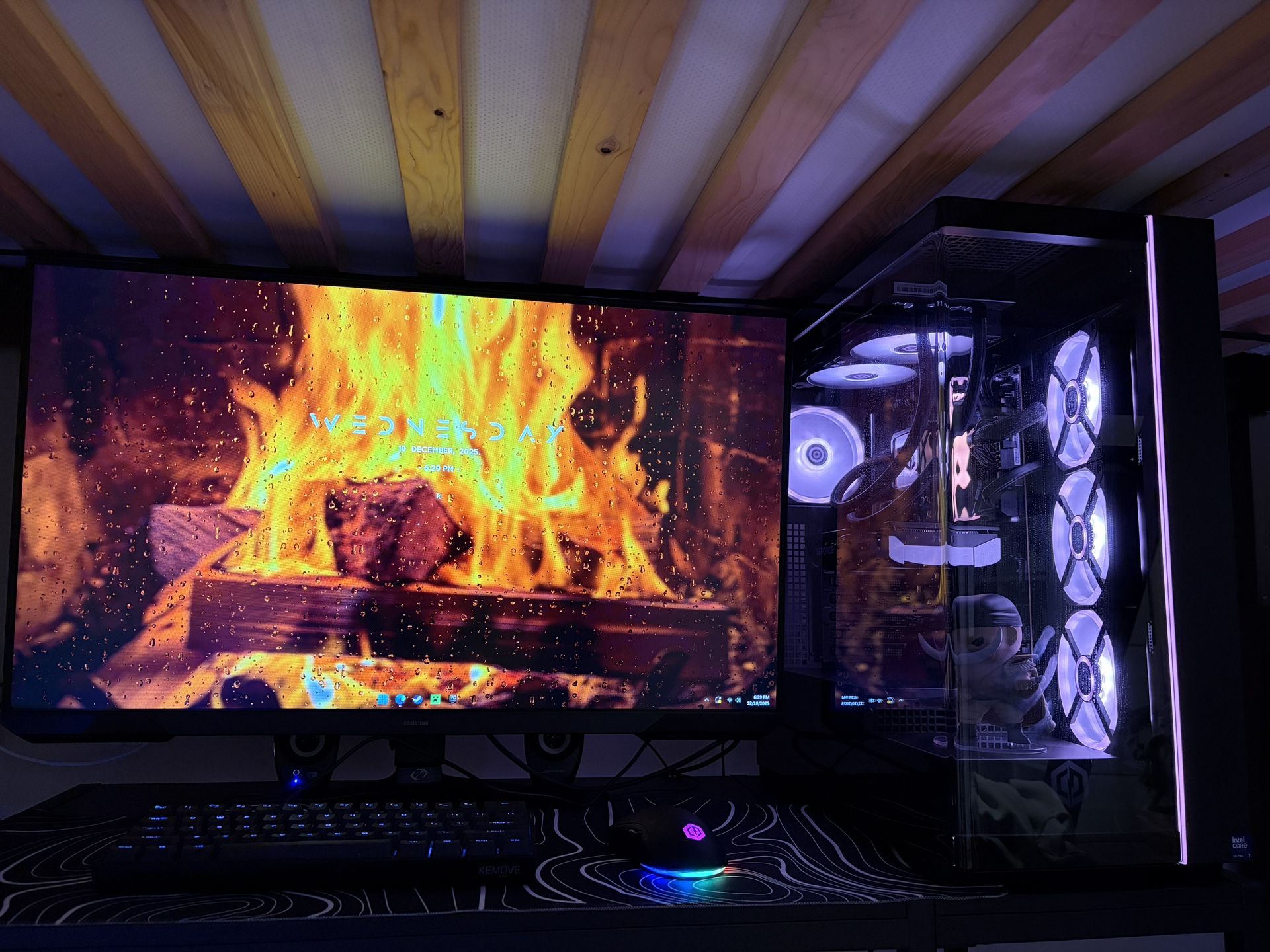 CYBERPOWER GAMING SETUP WITH MONITOR