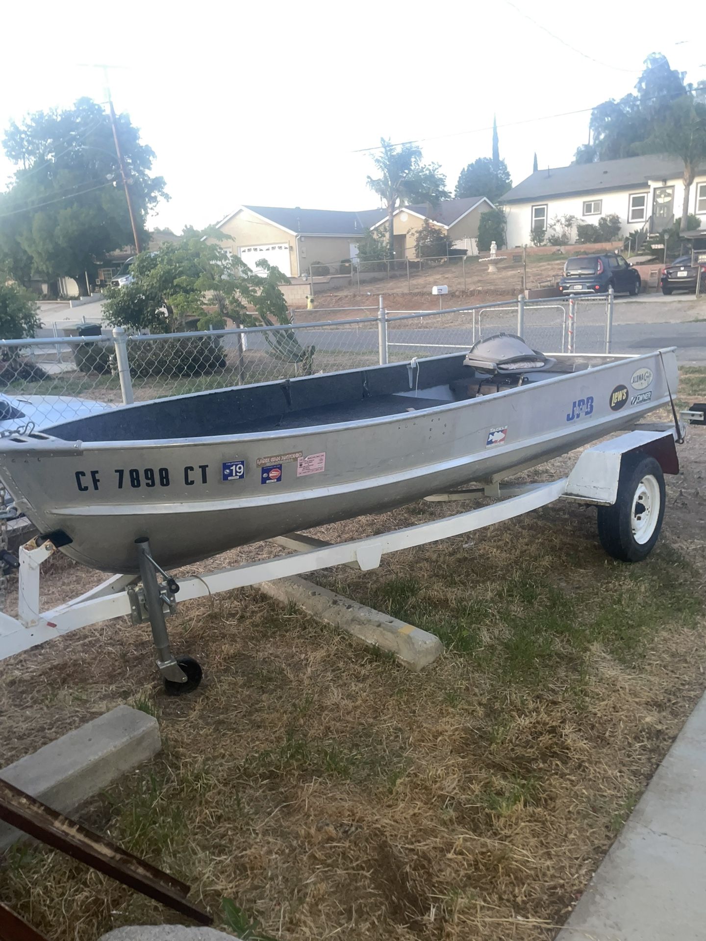 Boat -trailer-Motor