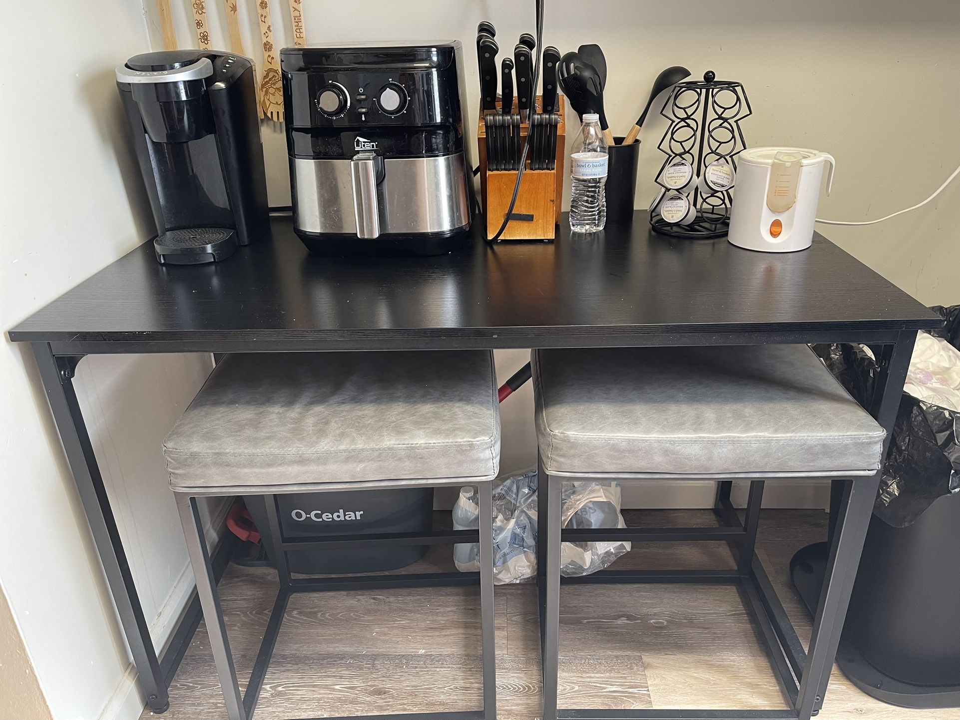 Black Coffee Table + 2 stools