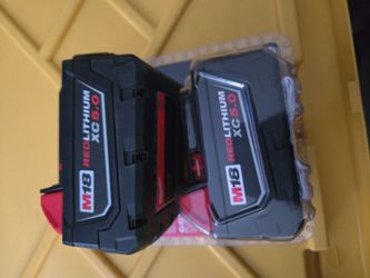 MILWAUKEE M18 2 BATTERIES 5.0AH NEW