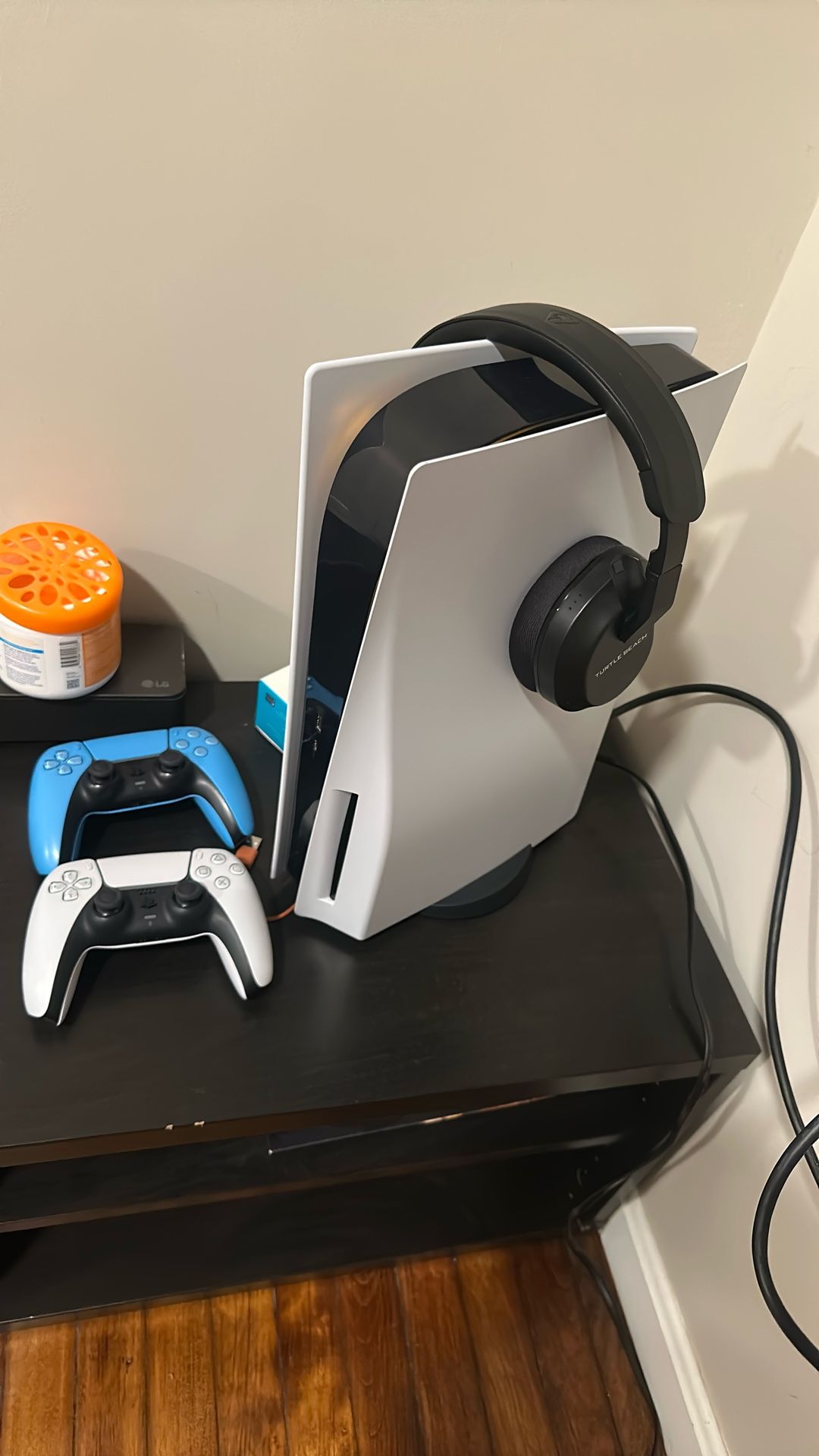 Play Station 5 With 2 Controller And BO6