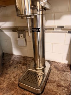Aarke water carbonator