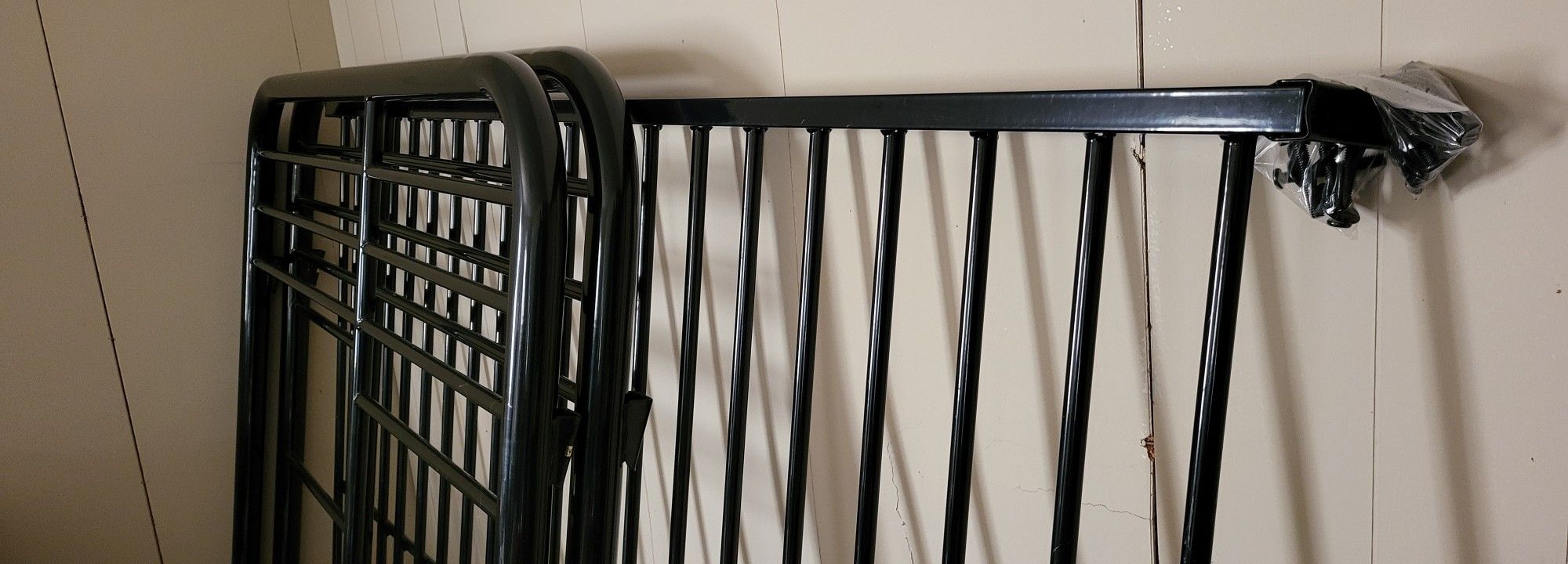 *****METAL FRAME FULL SIZE BUNK BED***** LIKE NEW