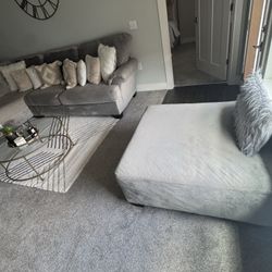 Couch +ottoman