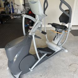Octane Fitness xR6x Seated Elliptical