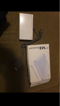 Nintendo DS lite with box