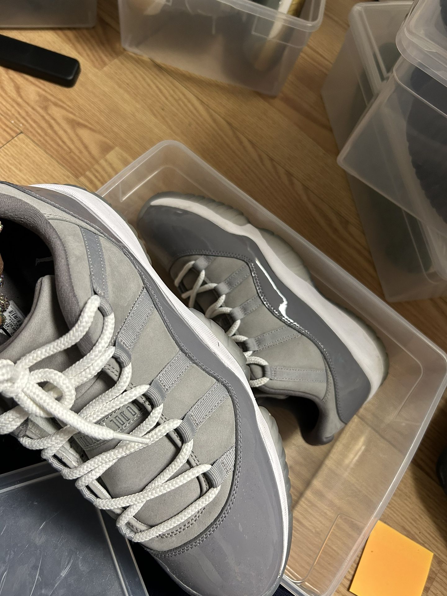 Air Jordan 11 Low Grey