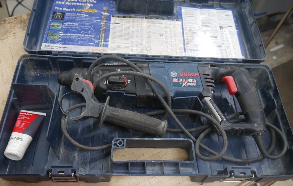 BOSCH HAMMER DRIL 11255VSR CORDED WITH CASE PRE OWNED 884387-2