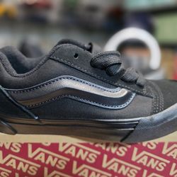 Vans Knu Skool - Suede/Triple Black - Youth 4 - Brand New