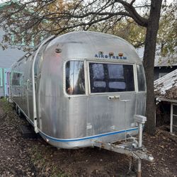 1973 Airstream Sovereign Land Yacht – 31 ft – $8,000 OBO