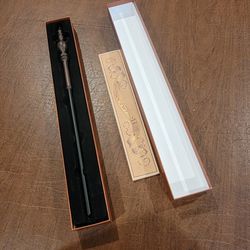 Universal Studios Wizarding World of Harry Potter Professor McGonagall 
Wand . New in original box. Please see photos for details. UPC 
14669. 