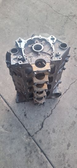 350 Chevrolet  Block Cleaned Checked  New Bore And Hone .030 Readty To Build 86 To 95 Year Block 1 Piece Rear Main. Apache Junction 