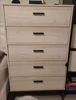 (2) 5 Drawer cabinets