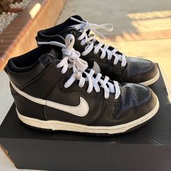Nike Dunk High ‘Panda’ Black/White – Size 5Y