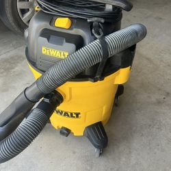 Dewalt 12 Gallon Wet/Dry Vac 