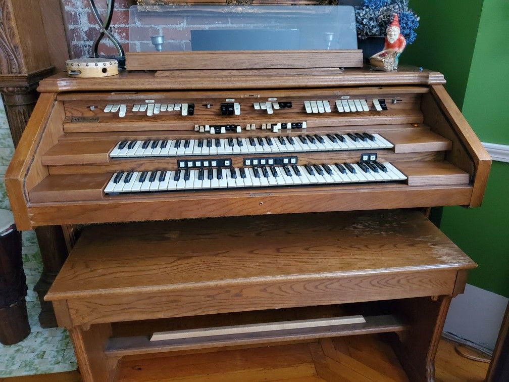 Hammond Organ