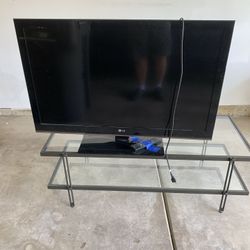 40” LG Flat Screen TV, Remote 