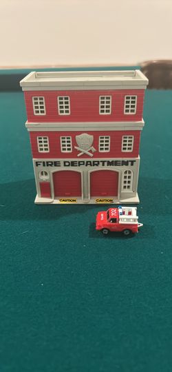 Micro machine firehouse and vehicle