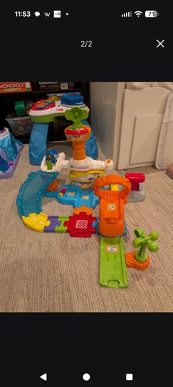 VTech Go! Go! Smart Wheels Take Flight Airport playset.