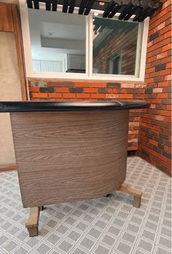Corner bar - Wood Grain Laminate - Free