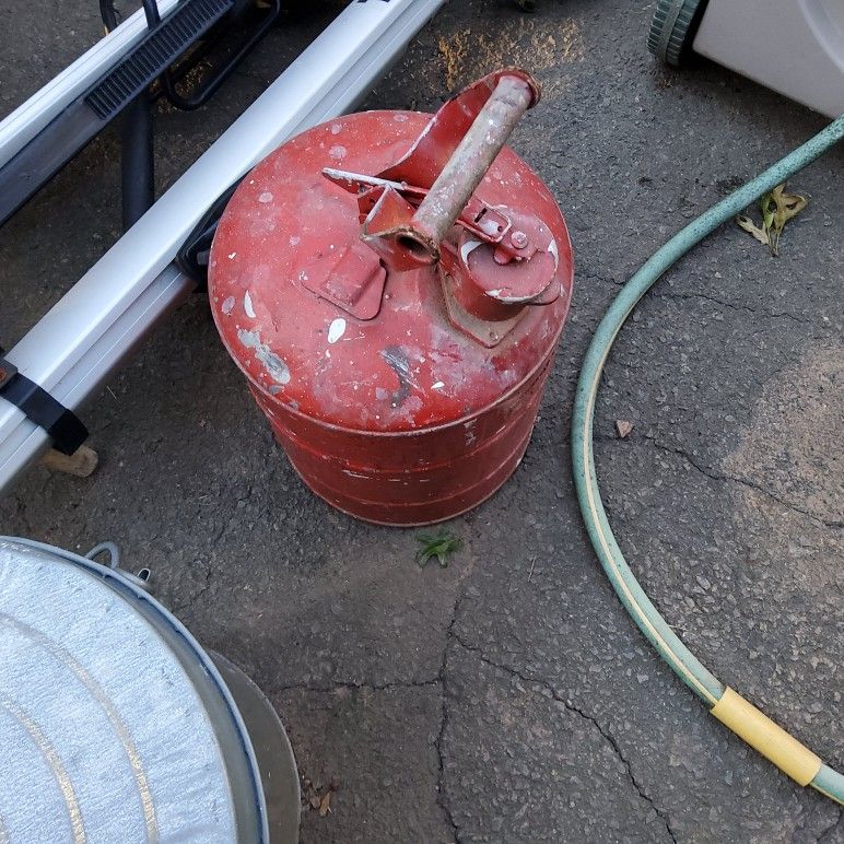 JUST RIGHT 5 GALLON GAS C SAFETY CAN