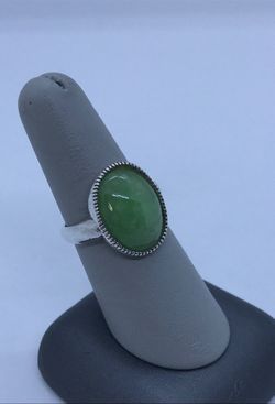 Vintage Oval Jade Silver Ring Estate Jewelry