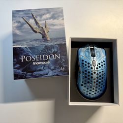 Finalmouse Starlight-12 Poseidon Wireless Mice Medium