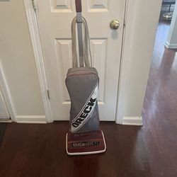 Oreck Simply Amazing XL XTENDED Life Vacuum Cleaner 