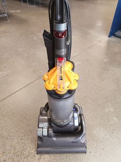 Dyson DC33 Upright Vacuum