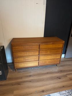Mid Century 8 drawer dresser