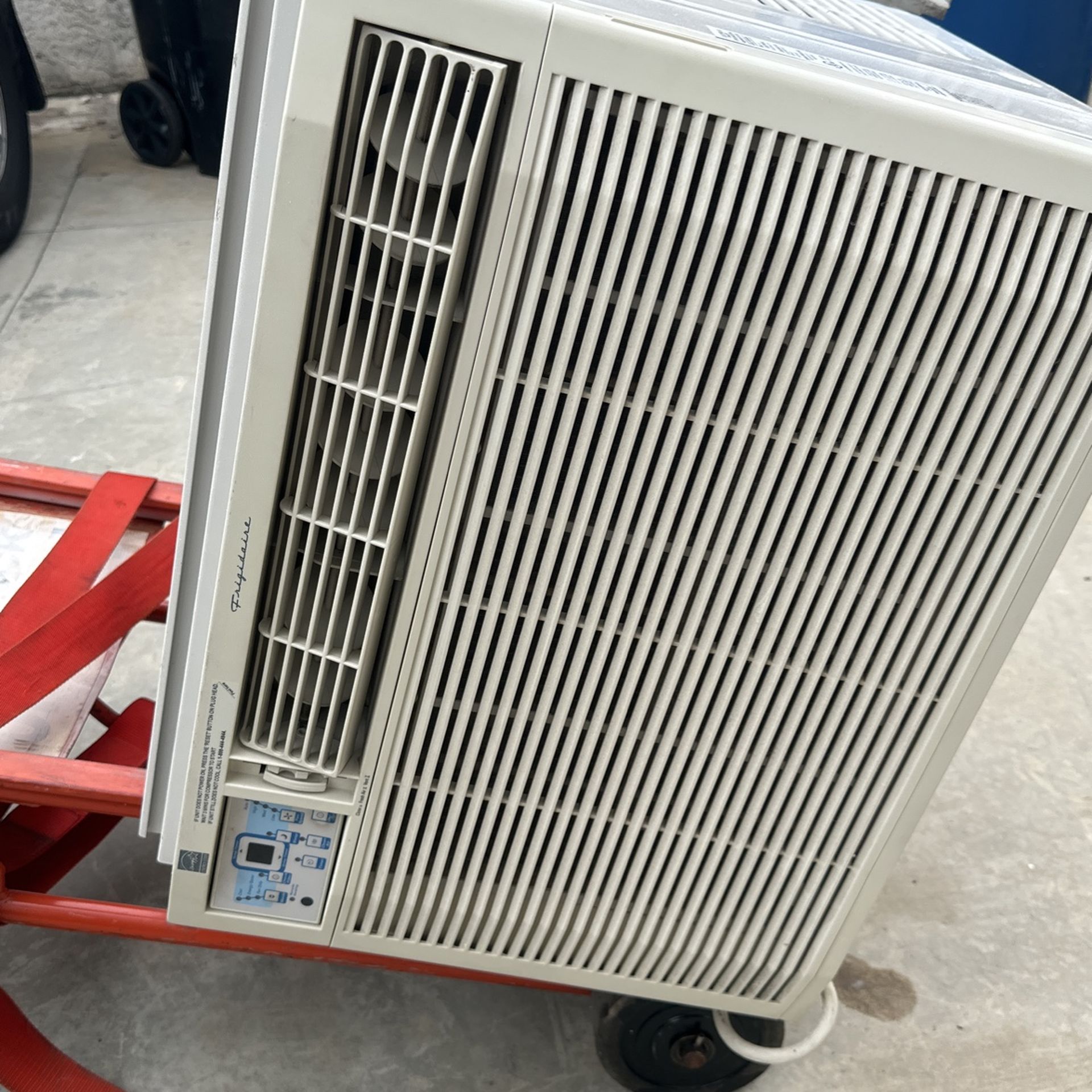 Frigidaire Air Conditioner Wall Unit for Sale in La Canada Flt, CA