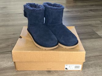 UGG Mini Bailey Corduroy Bow Boots in Navy women’s size 7.