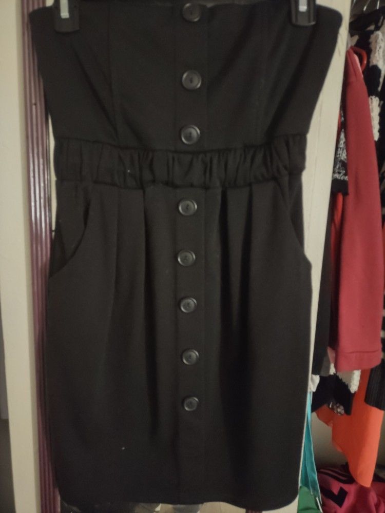 Juniors/Women's Strapless Black Dress