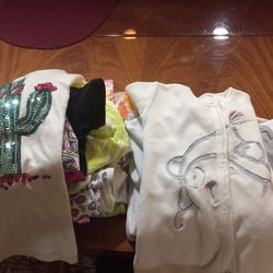 Assorted Kid Clothing From 1.- dollars To 5.- Dollars