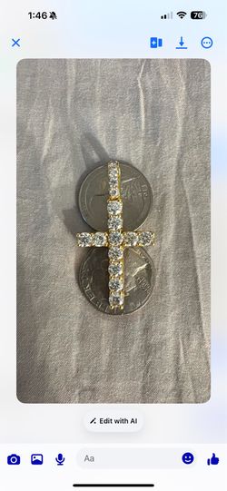 18k 11gram natural diamond cross vs gh colors