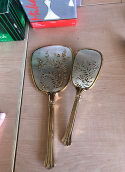 Vintage Women’s Hairbrush & Mirror