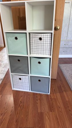 Storage  8 cubes shelf’s