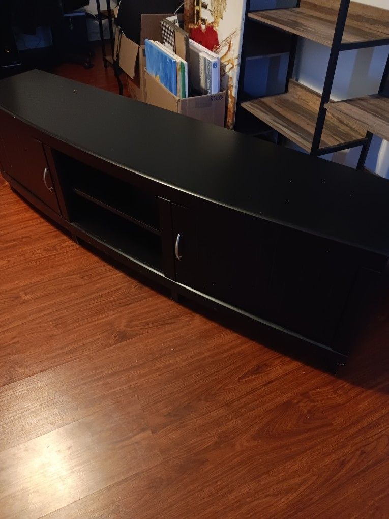 Entertainment/TV Stand