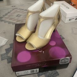 Easy Street Women’s Flash Gold Heels 