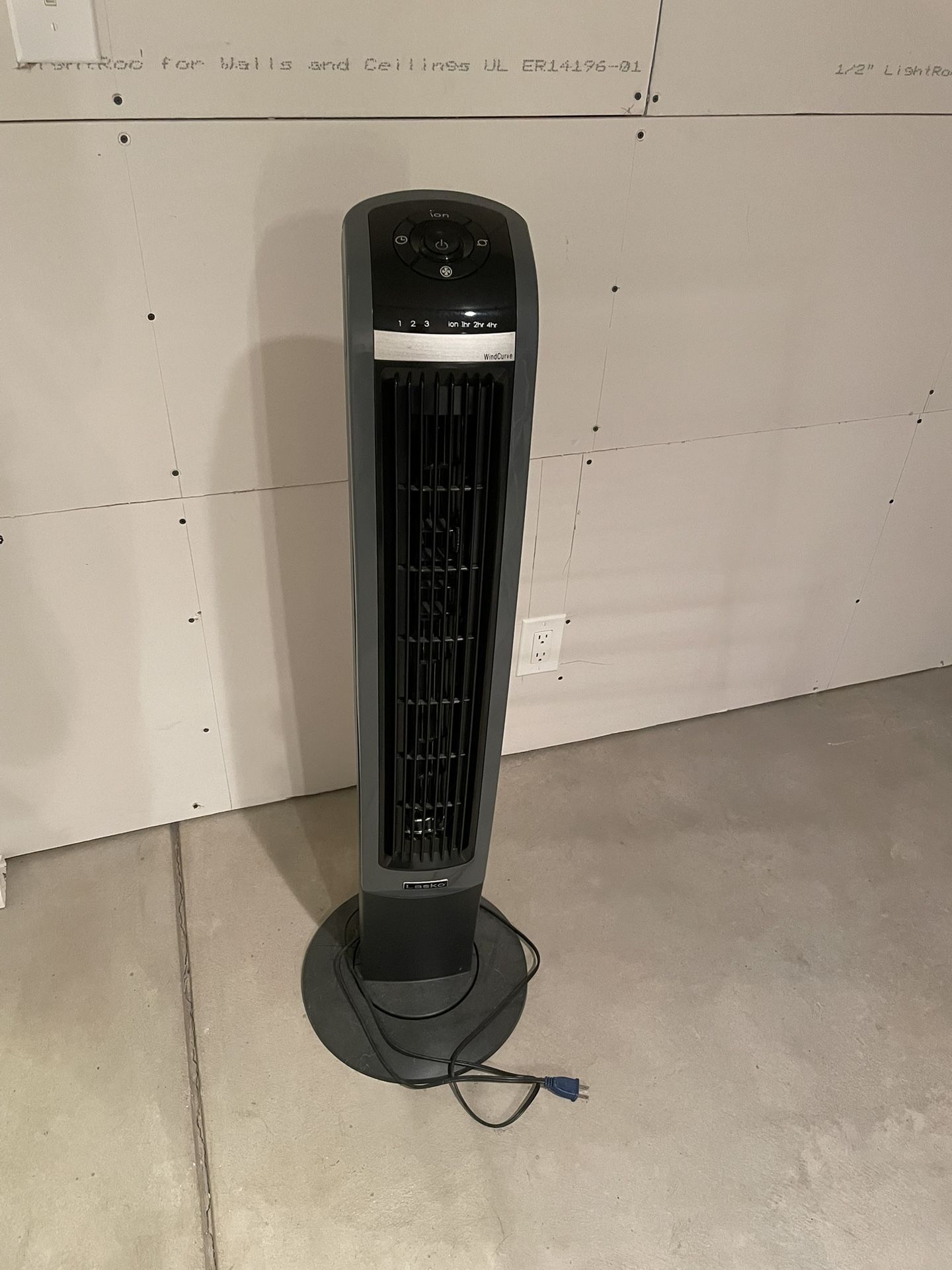 Lasko Wind Curve Tower Fan