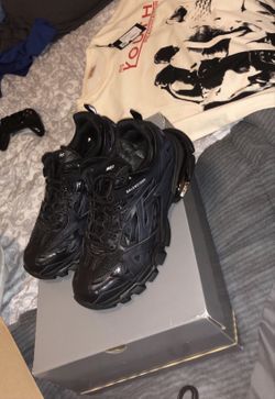 Balenciaga track2